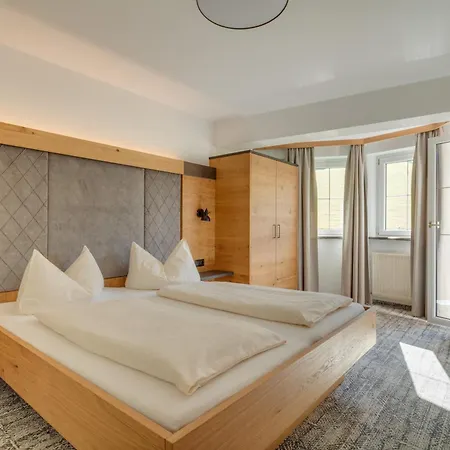 Talhof, Restaurant, Pool Und 公寓式酒店