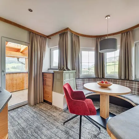 Talhof, Restaurant, Pool Und 公寓式酒店 奥伯劳