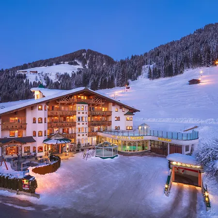 Talhof, Restaurant, Pool Und Hotel apartamentowy