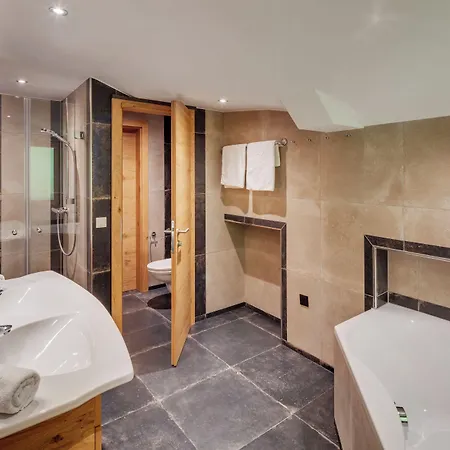 Talhof, Restaurant, Pool Und 公寓式酒店 奥伯劳