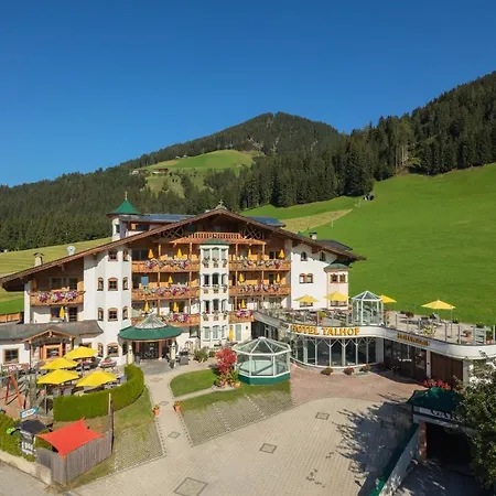 Talhof, Restaurant, Pool Und 公寓式酒店