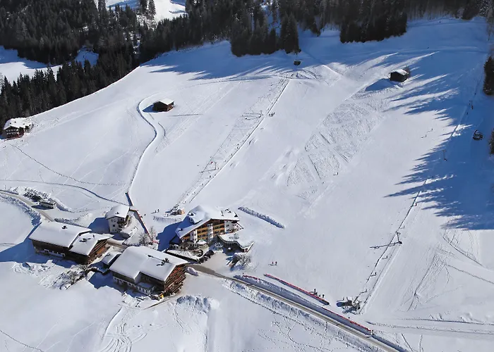 Talhof, Restaurant, Pool Und Aparthotel