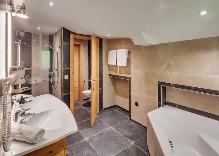 Talhof, Restaurant, Pool Und Aparthotel Oberau