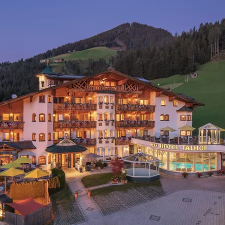 Talhof, Restaurant, Pool Und 4* 오버라우