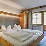 Ξενοδοχείο με διαμερίσματα Talhof, Restaurant, Pool Und Oberau